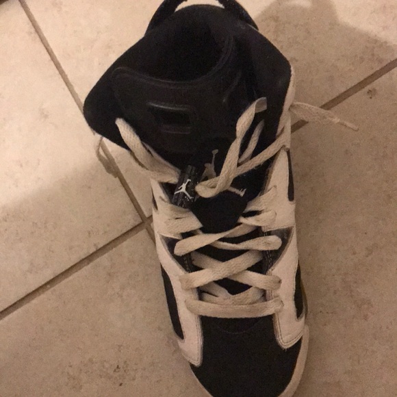 Jordan 6 - Picture 2 of 5